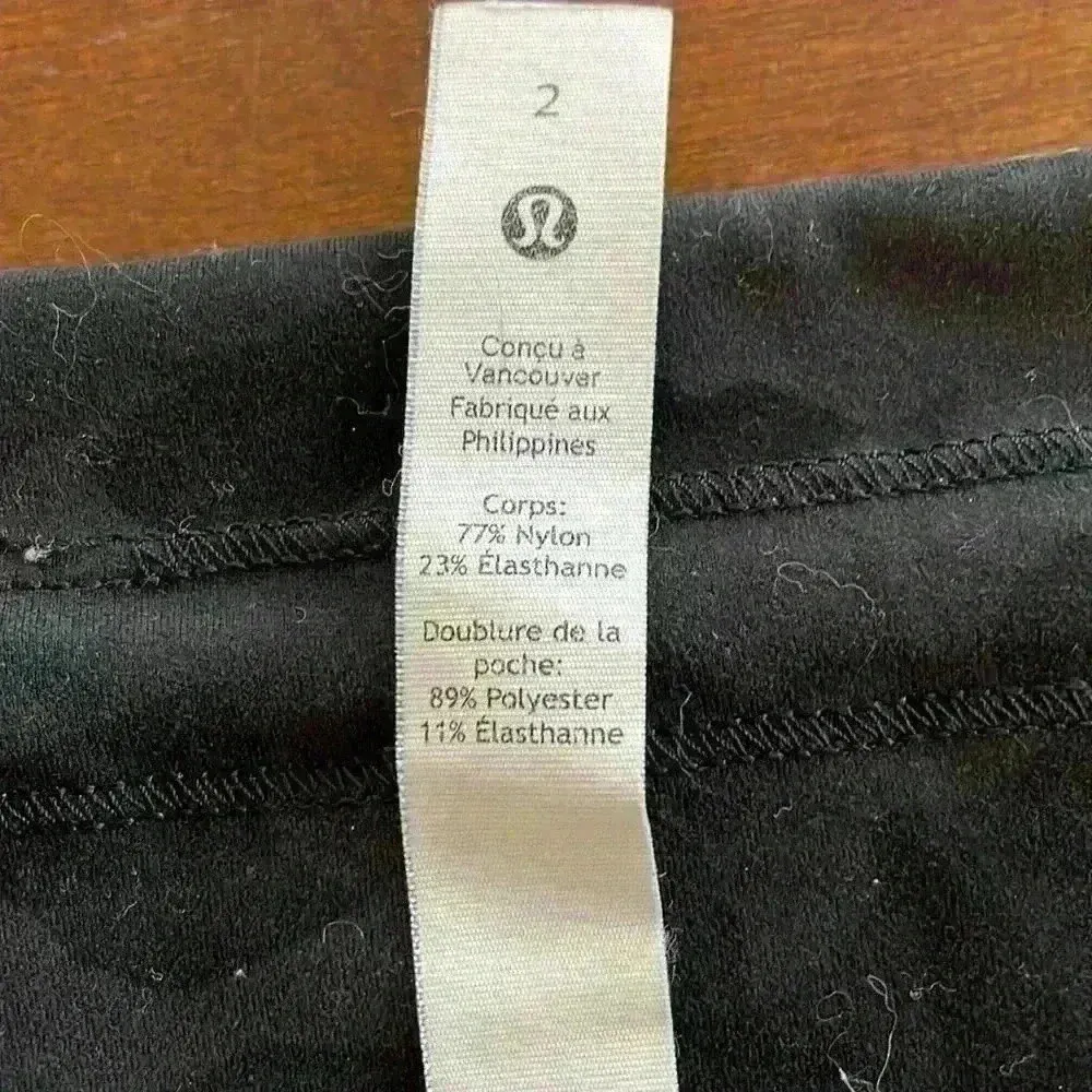 lululemon bike shorts, black and gray camo, size 2 - Image 3