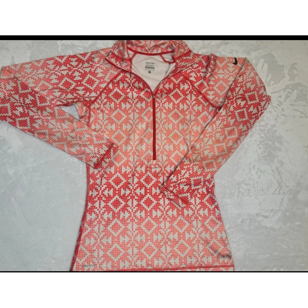 Nike‎ Pro medium zip up, quarter zip, running, yoga, workout wear - Image 4