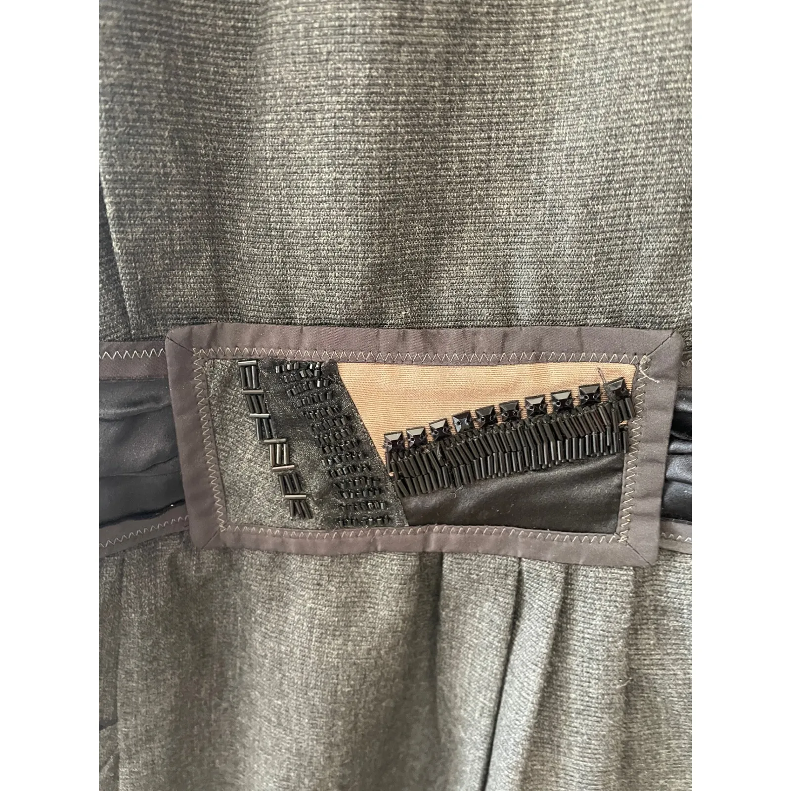 Hanii Y.‎ Gray Dress Puff Sleeve Beaded Belt Fitted Party Cocktail Career Size 38 - Image 4