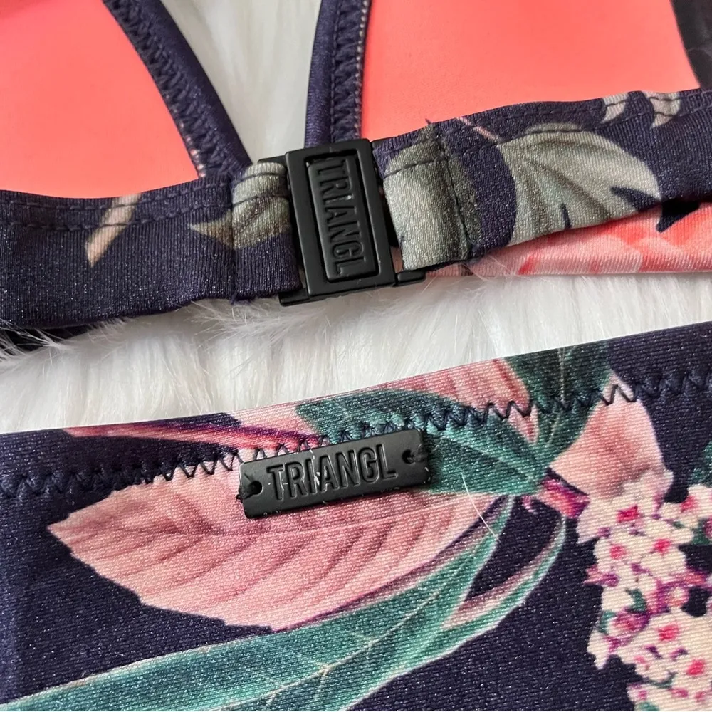 Women’s  Neoprene 2 pc Bikini Delilah - Fiore Nero Print - Top:M Bottom:L - Image 9