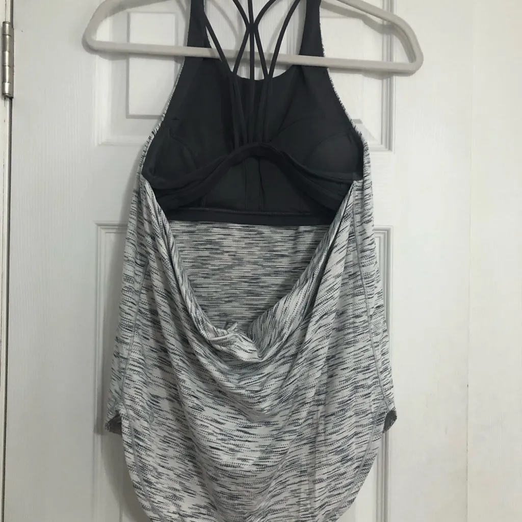 Lululemon white grey  cross cross built in bra tank top women’s size 6 - Image 6