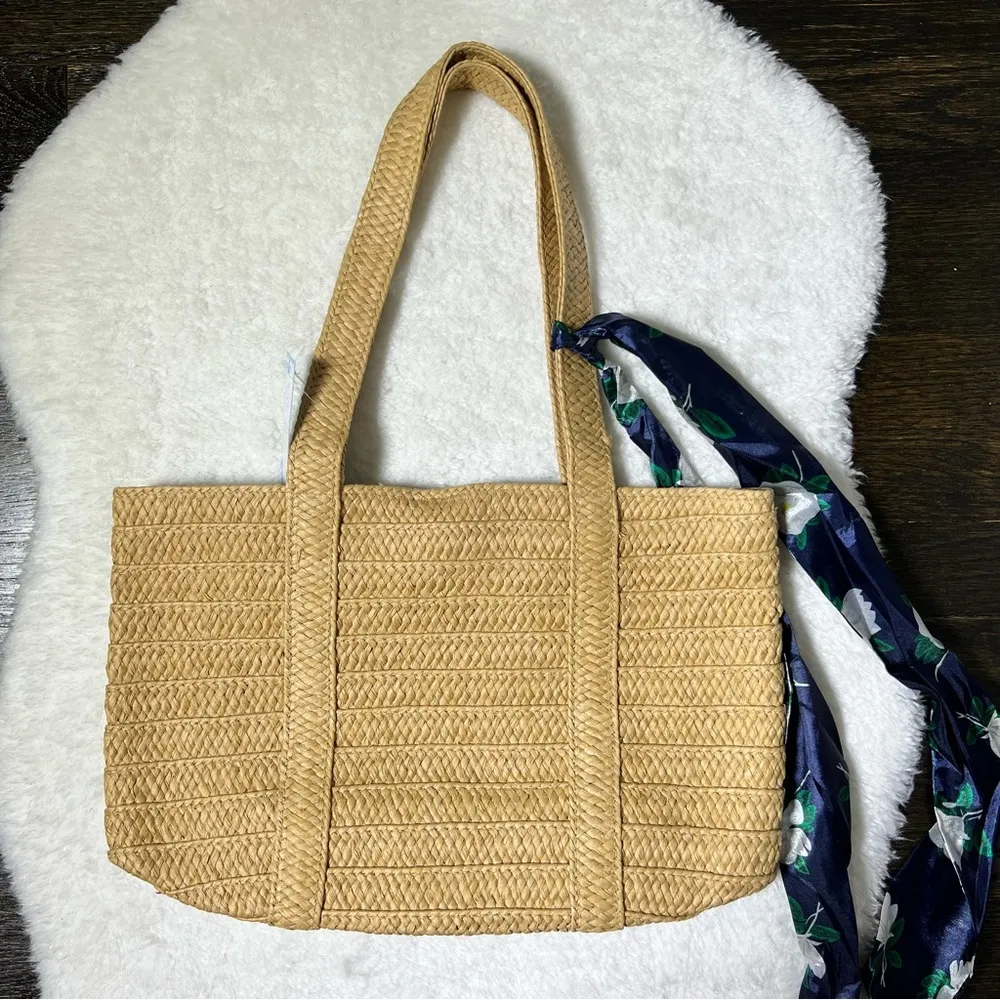 NWT  Everyday Woven Straw Bag - Image 6