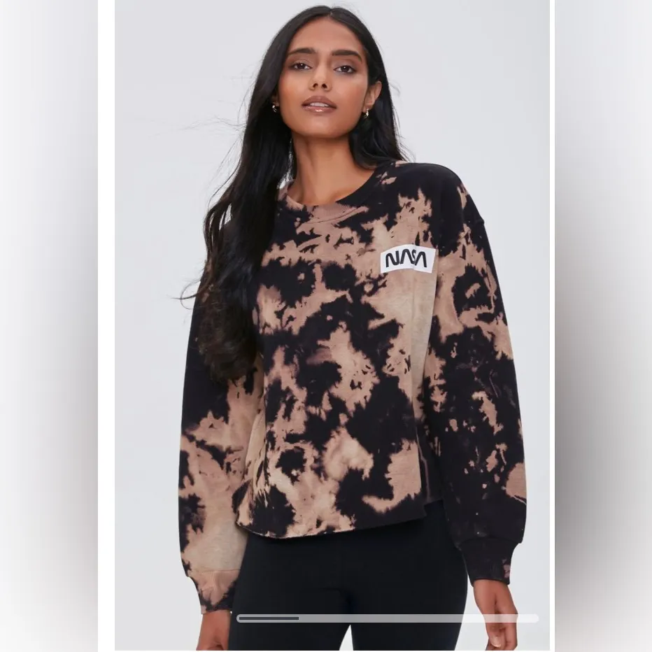 Forever 21 NASA Bleach Wash Sweatshirt size Medium - Image 4