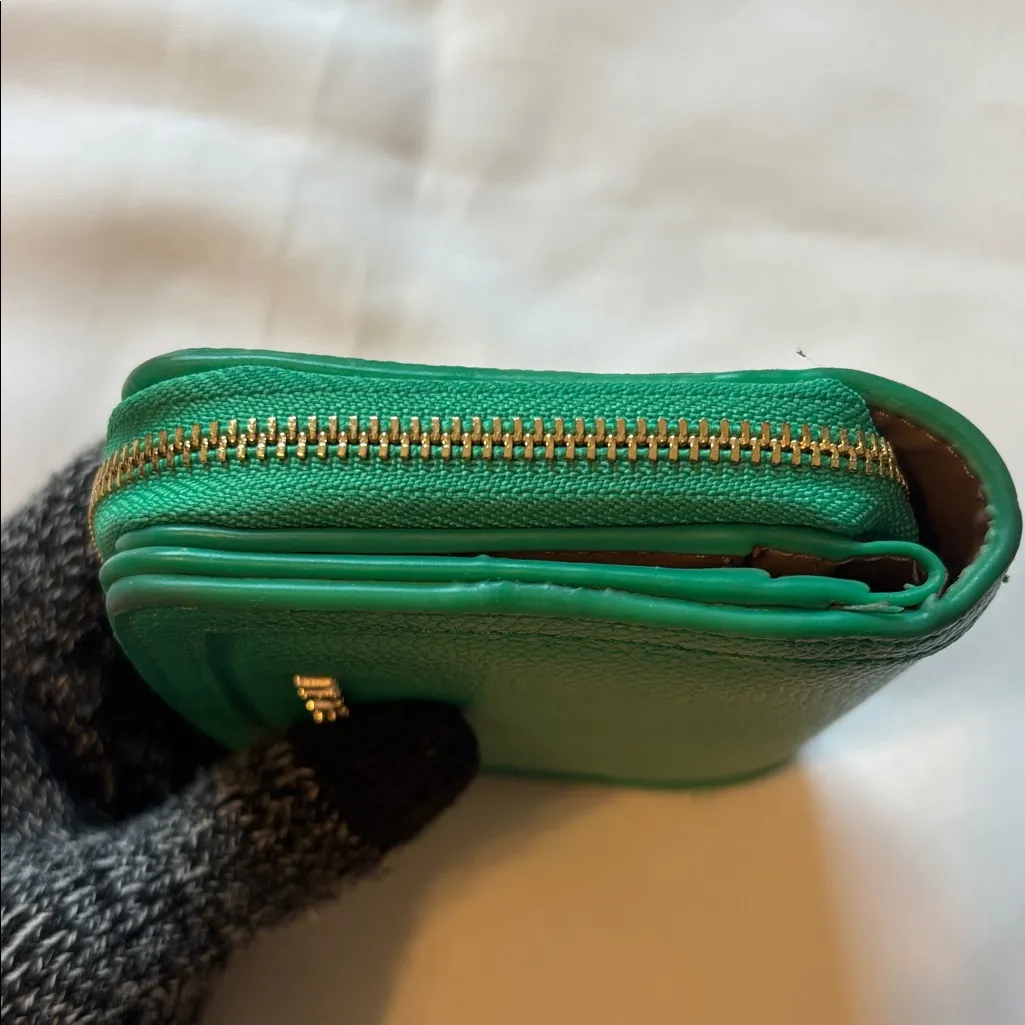 Anne Klein Vibrant Green Leather Wallet EUC - Image 12