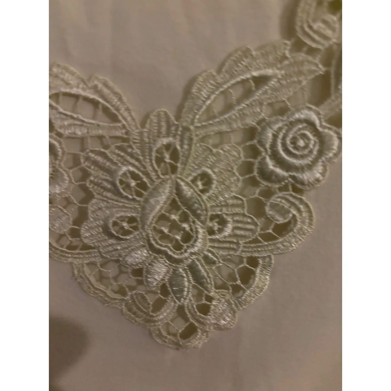 Emma James Women's Light Yellow Lace Trim V Neck Sleeveless Tank Top Size XL - Image 2