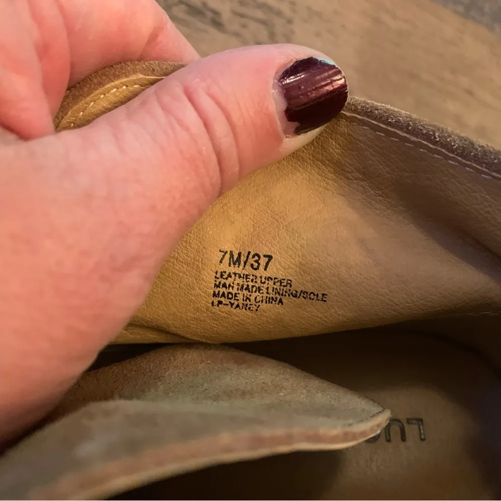 Lucky Brand Yaney Wedge Bootie Boot Beige 7 Suede Ankle Casual Trendy - Image 5