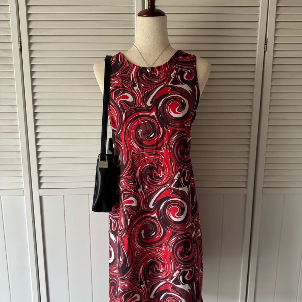 Boutique Red Swirl Patterned Summer Dress Size M - Image 5