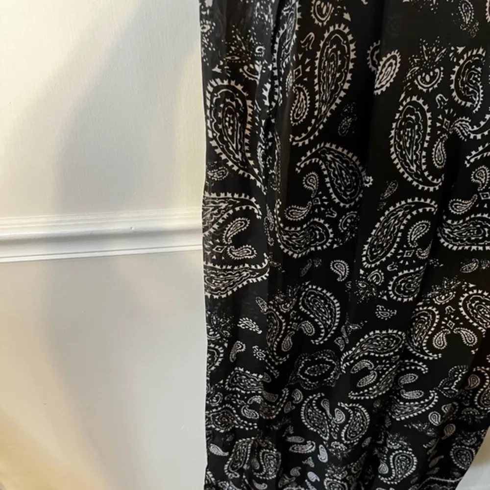 Tahari by Arthur S. Levine Paisley Cold Shoulder Jumpsuit 12 - Image 5