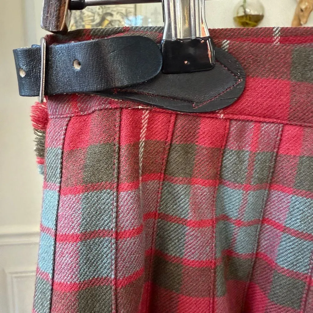 Vintage Plaid Wool Kilt Wrap Leather Buckle Waist Red Green Grey Fringe 28 “ - Image 7