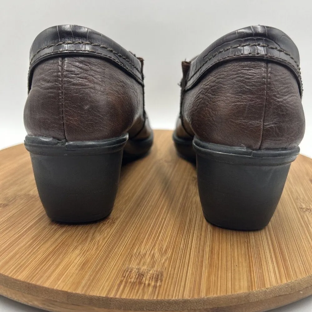 Easy Street Shoes Womens‎ 7.5M Darcy Loafers Heels Comfort Brown Leather - Image 4