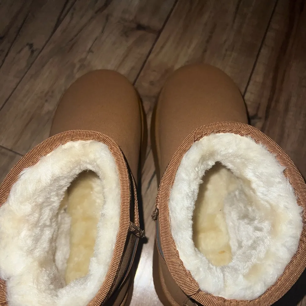 mini ultra style boots Size 9 - Image 6