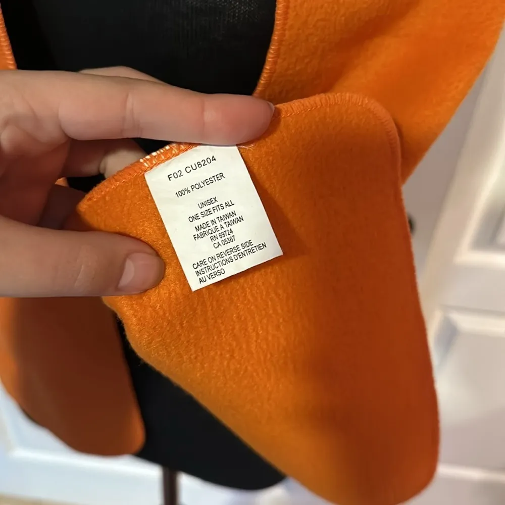 NWOT UNISEX ORANGE COLUMBIA FLEECE SCARF - Image 3
