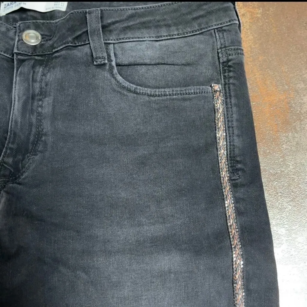 ZARA Z1975 Denim jeans with rhinestones on a sides skinny distressed hem sz 8 - Image 3