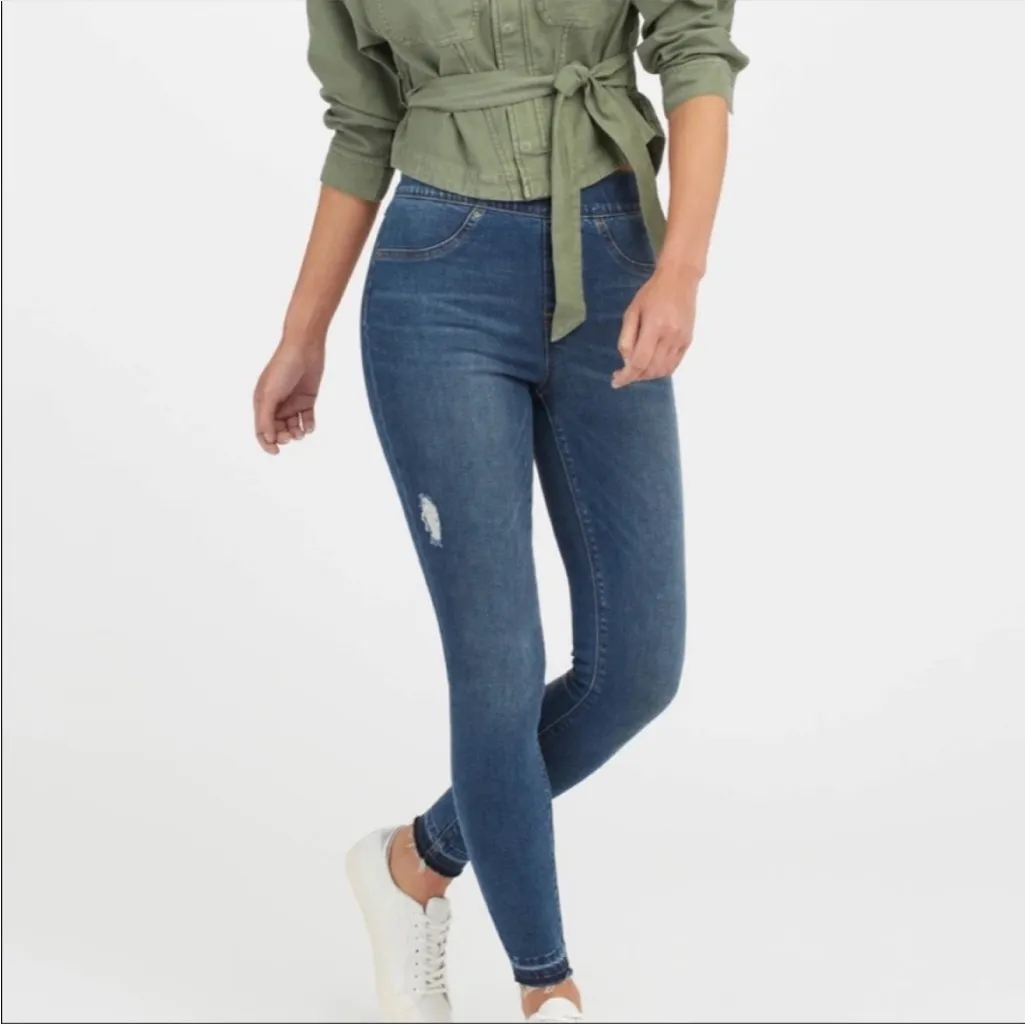 Spanx Pull On Mid-Rise Distressed Jean Raw Hem Jegging, Medium - Image 4