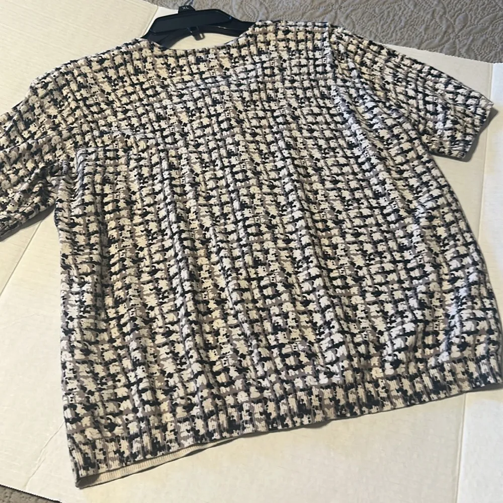 Ladies cardigan Sz 1X petite by Talbots excellent condition. - Image 5