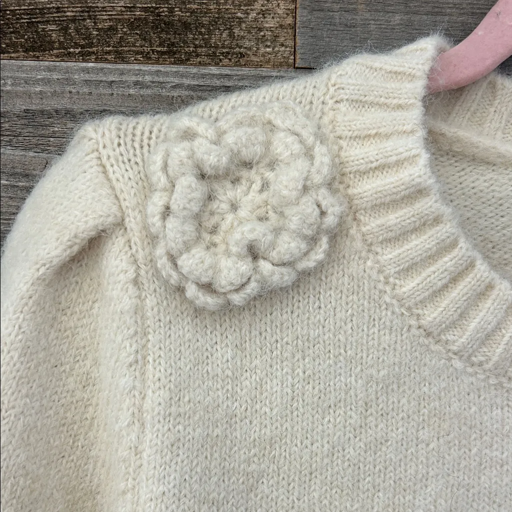 ASTR  The Label Wilessa Cream Sweater Textured Floral Appliqué Size Medium NWT - Image 3