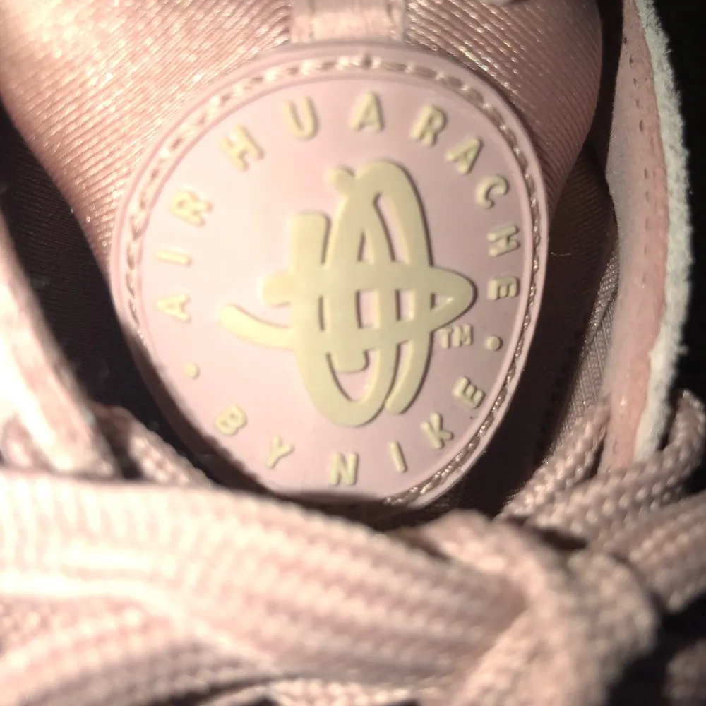 Nike 🆕  Huarache Women’s Sneaker - Image 4