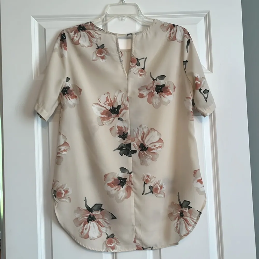 Beautiful Floral Flowy Women’s Top - Image 6