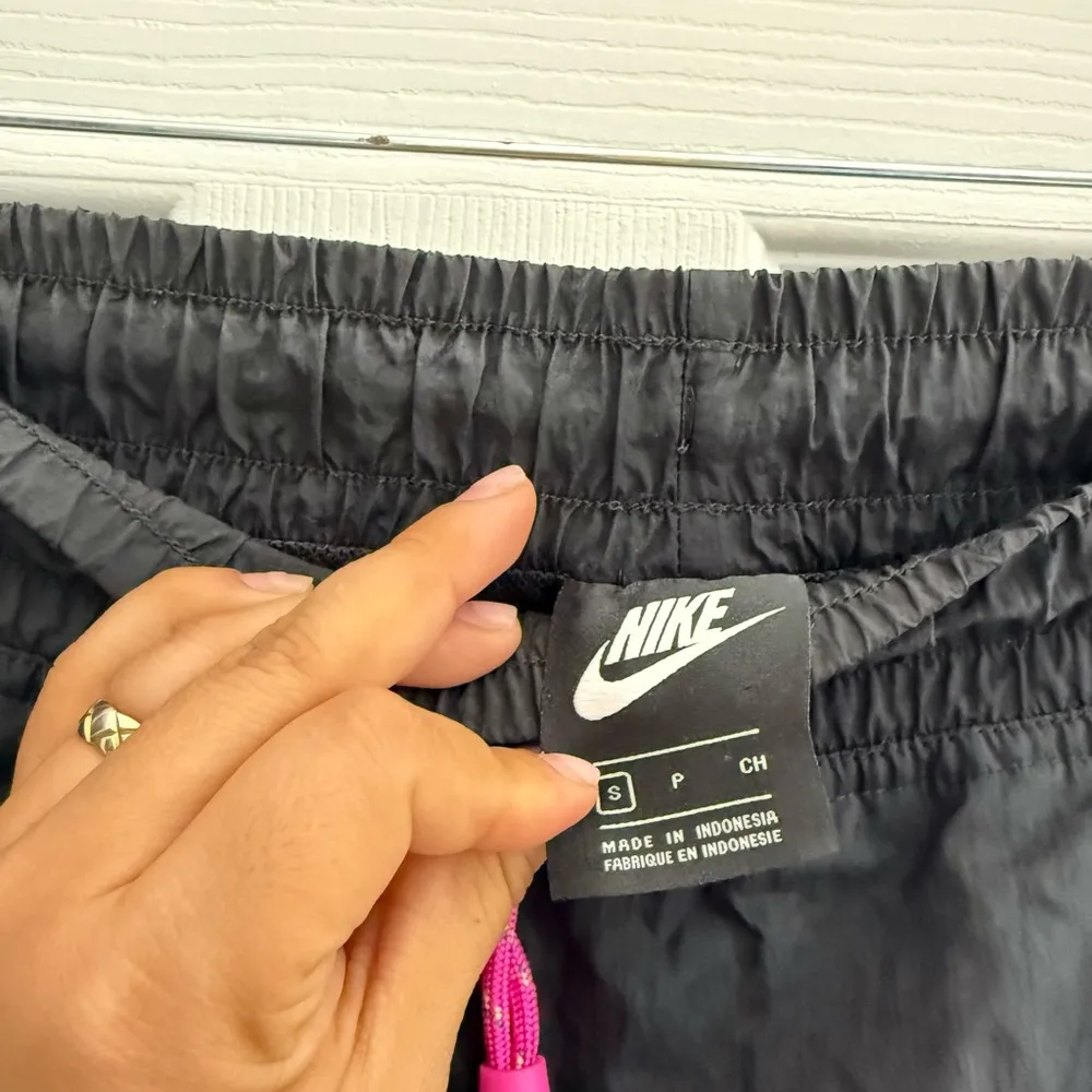 Nike Sportswear Icon Clash Womens Pants Black Fire Pink size small - Image 6
