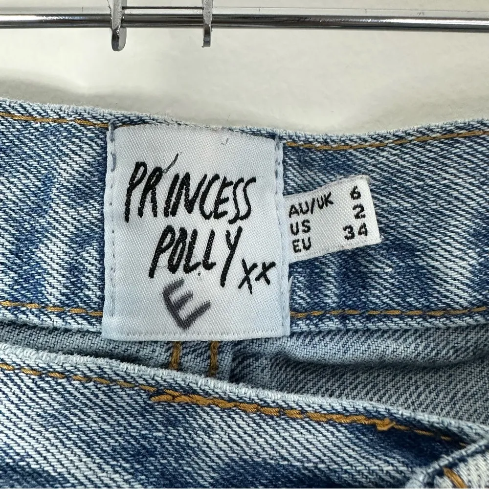 Princess Polly High Rise Light Wash Jeans Size 2 - Image 3