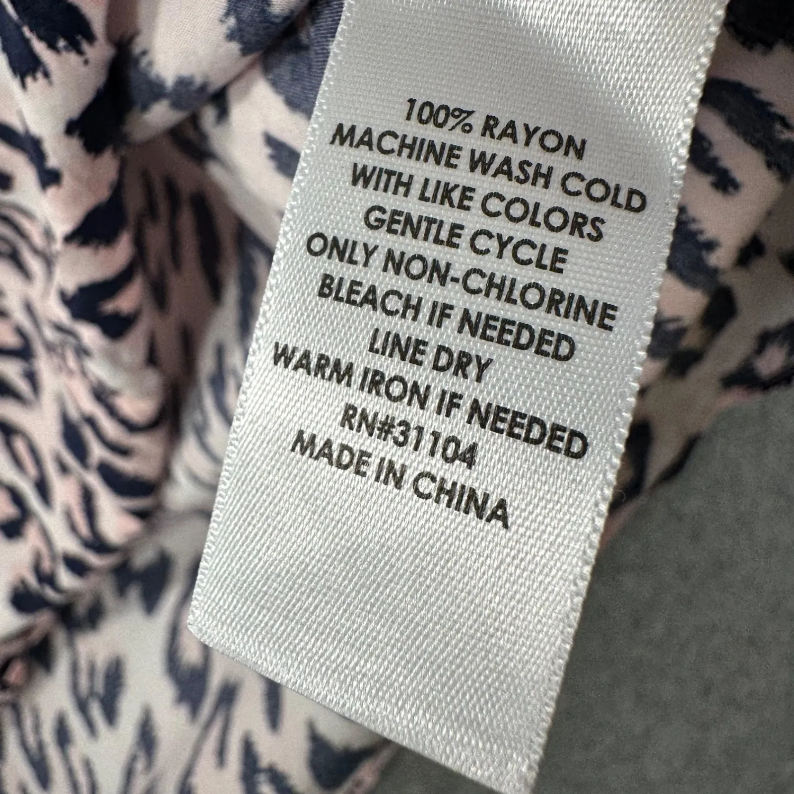 Crown & Ivy Animal Print High Low Blouse Womens X-Large Pink Blue Ruffle Collar - Image 8