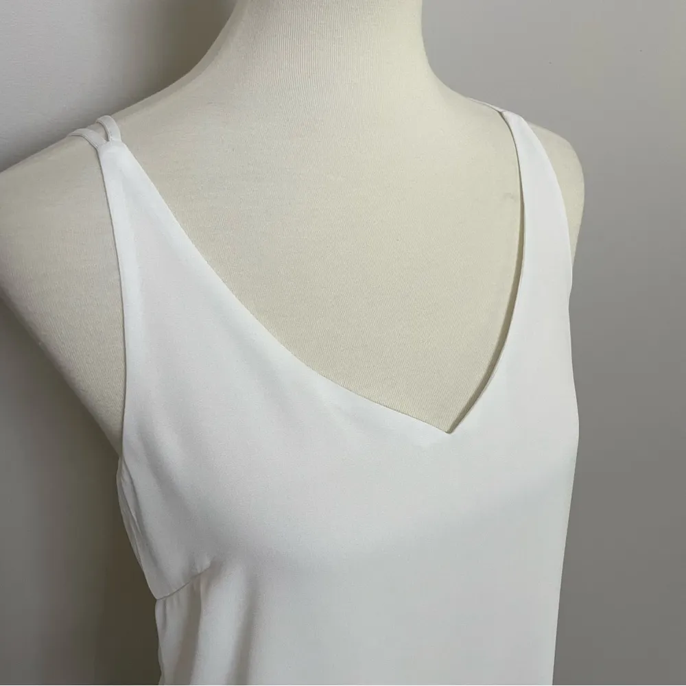 Rose + Olive Top Cami Strappy Sleeveless Layered Criss Cross Back V Neck White - Image 2
