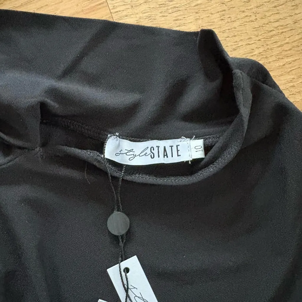 Charcoal clothing top with built in scarf Size 6 - Image 2