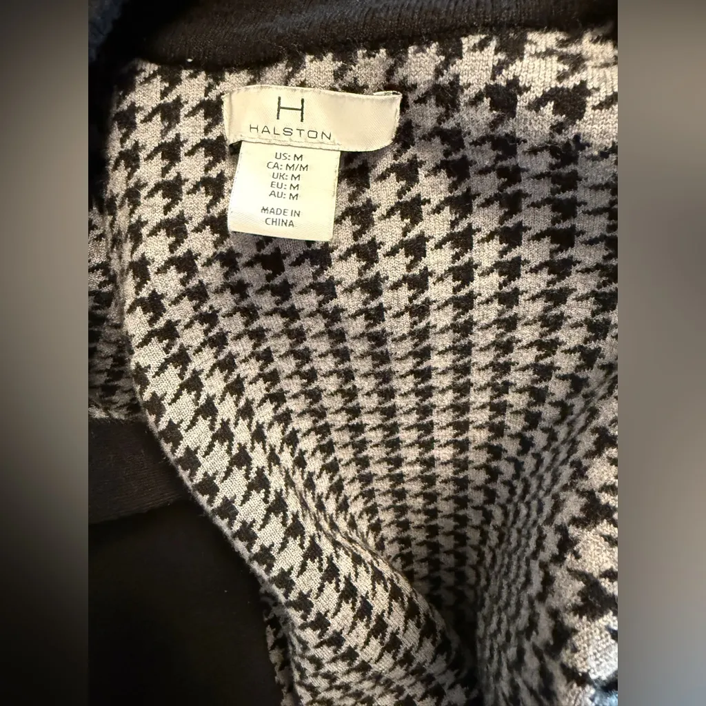 Halston Black One Button Blazer with Houndstooth Interior And Cuffs Medium - Image 6