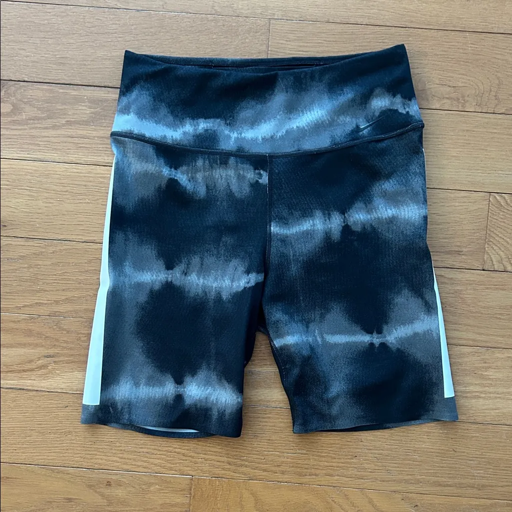 Nike Dri-fit One Luxe Training Shorts - Image 4