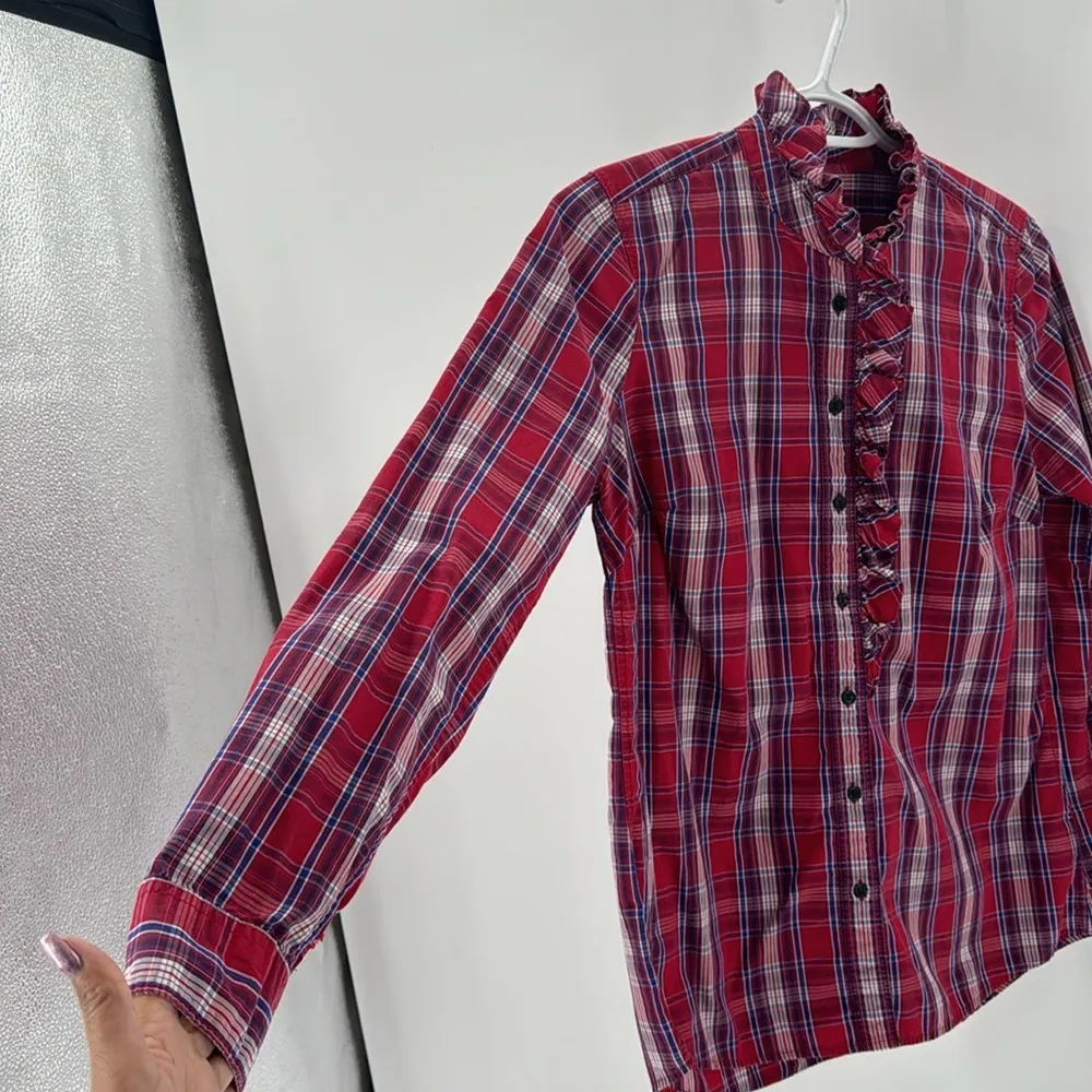 GAP boyfriend fitted shirt red plaid ruffled accented collar preppy chic classic - Image 4