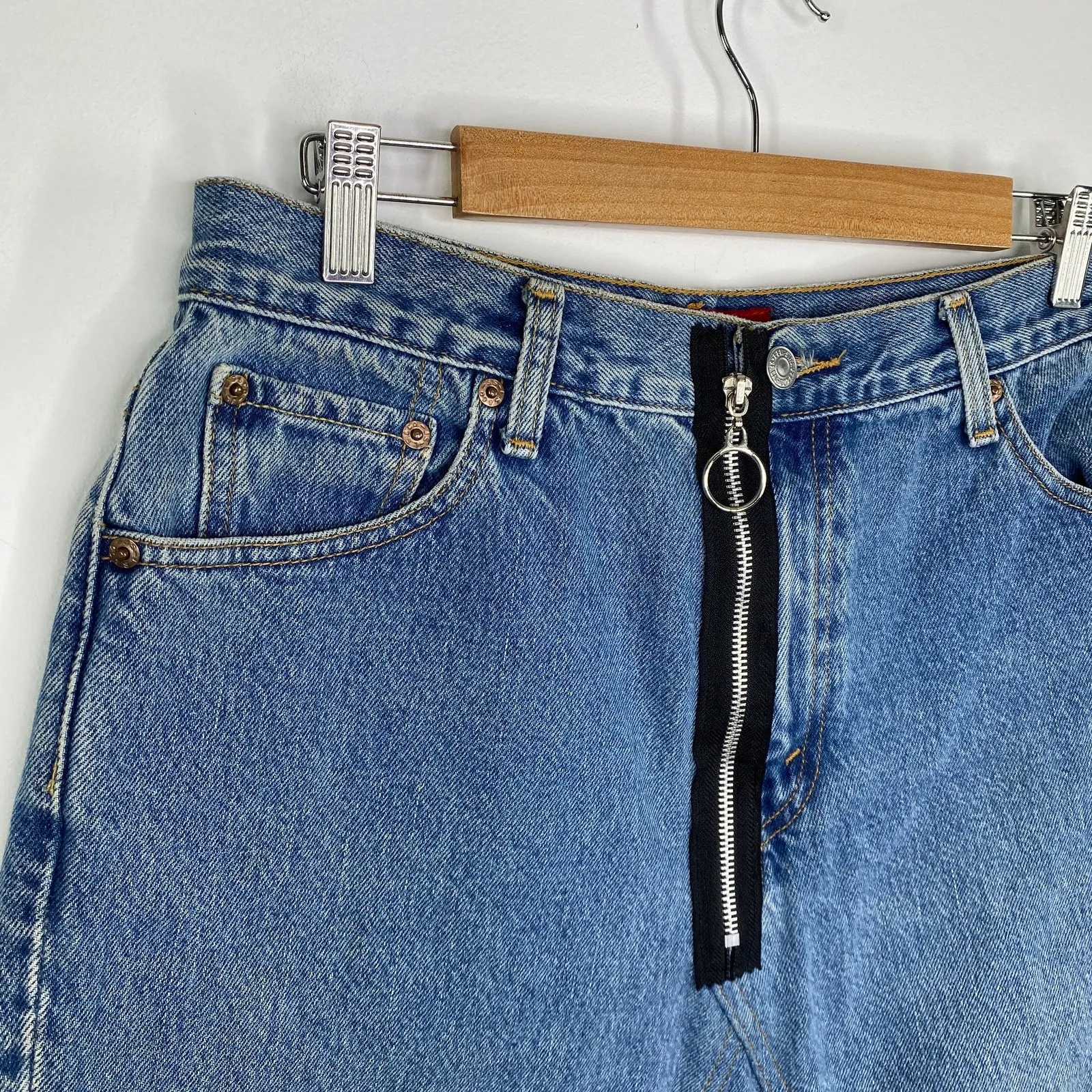 Levi's Handmade Classic Relaxed Light Wash Blue Denim Mini Skirt Women's Size 31 - Image 4