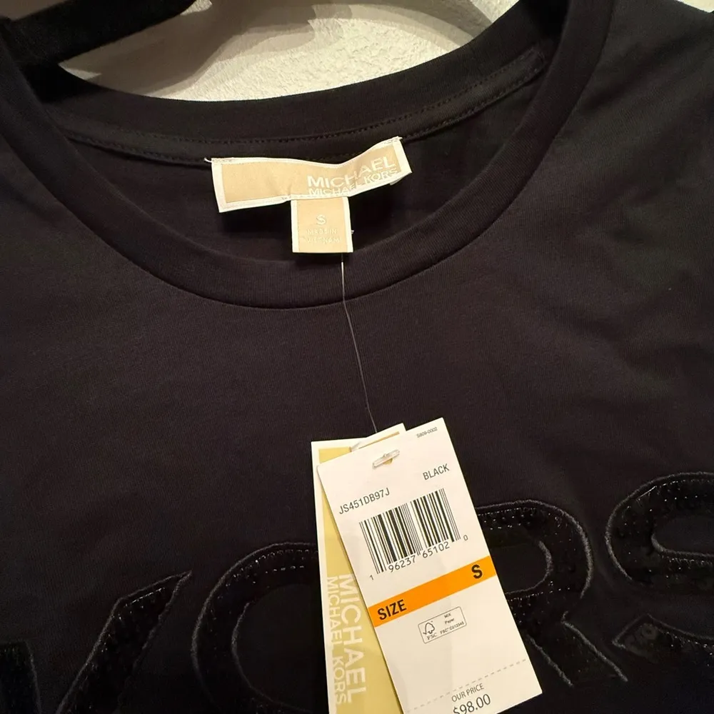 NWT Michael Kors women’s black logo tshirt size small - Image 5