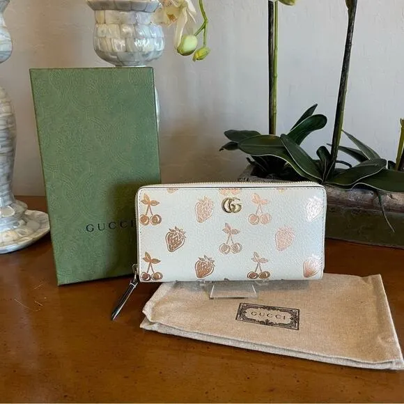 NIB GUCCI GG Marmont Leather Berry Cherry Strawberry White Long Zip Wallet - Image 2