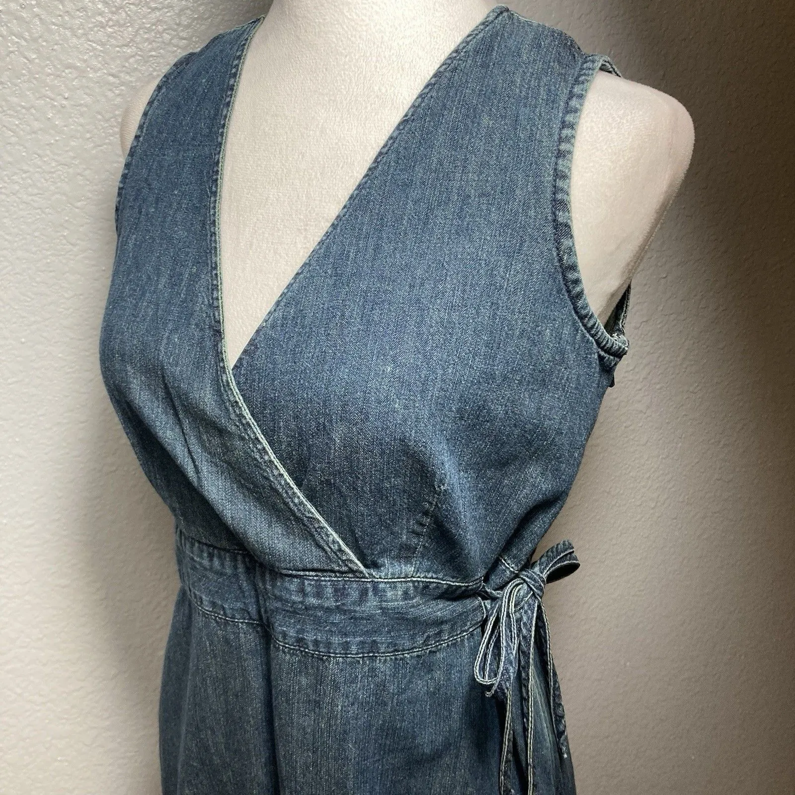 Old Navy Women Maternity XS Blue Denim Cross Over Side Tie Waist  Dress Jumper - Image 7