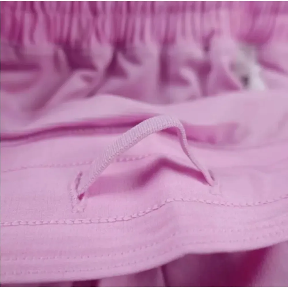 New Lululemon Size 8 Hotty Hot Low Rise LR Lined Shorts 2.5" VITP Vita Pink Run - Image 4