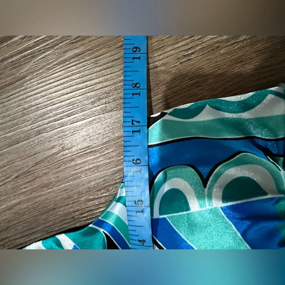 Super hot trendy blue Y2K baddie halter ruffled flowy mermaidcore top size large - Image 8