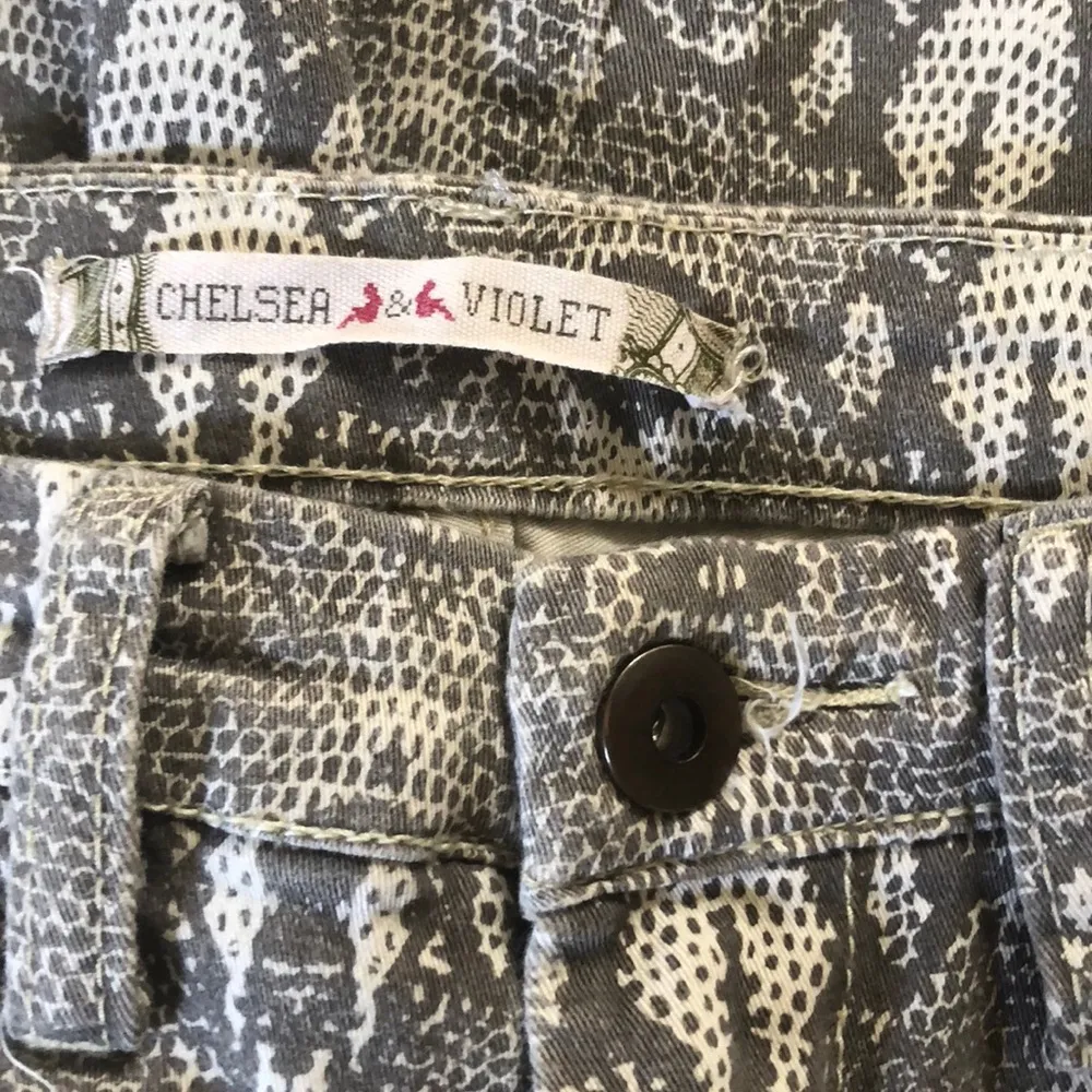 Chelsea and Violet Greyscale snake print pants - Image 4