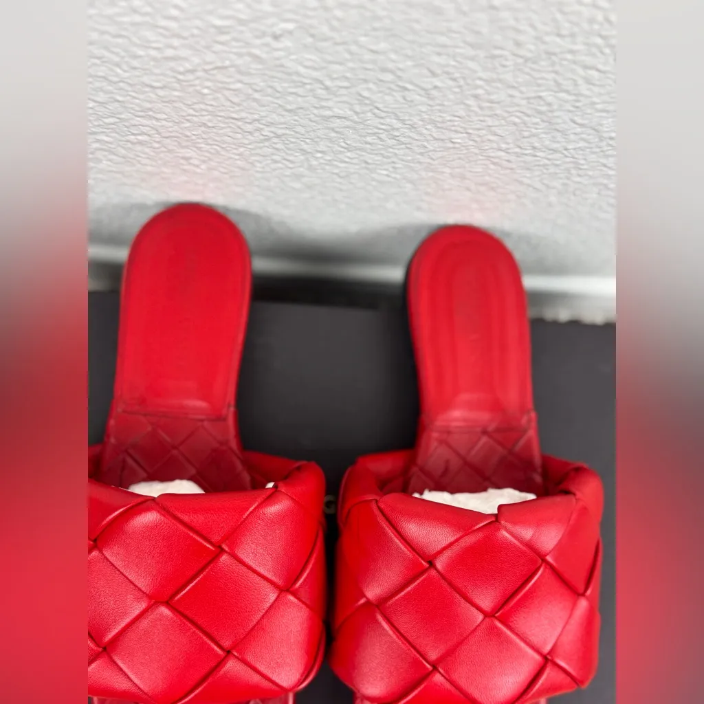 Bottega Veneta Red Quilted Sandals Size 37 - Image 7