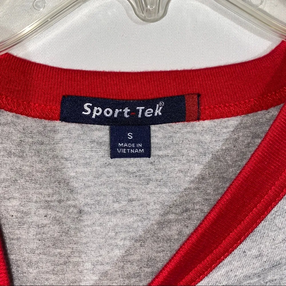 Sport Tek Cow Embroidered T-shirt Size Small - Image 3