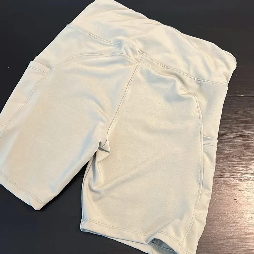 Series 8 biker shorts Size M - Image 2