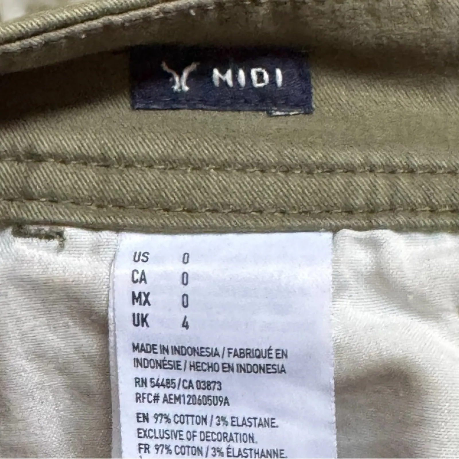 American Eagle Outfitters Green Cargo Shorts Classic Midi Style Sz 0 - Image 2