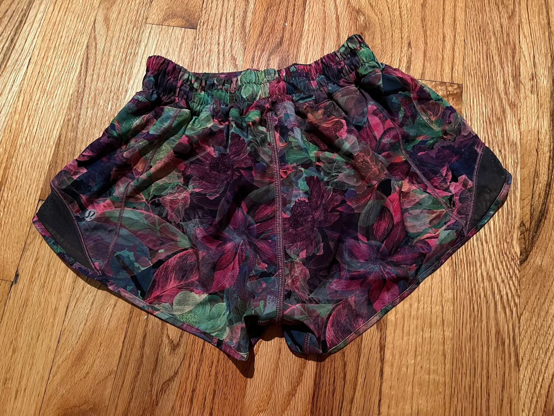 Hotty Hot Short 2.5” - Image 4