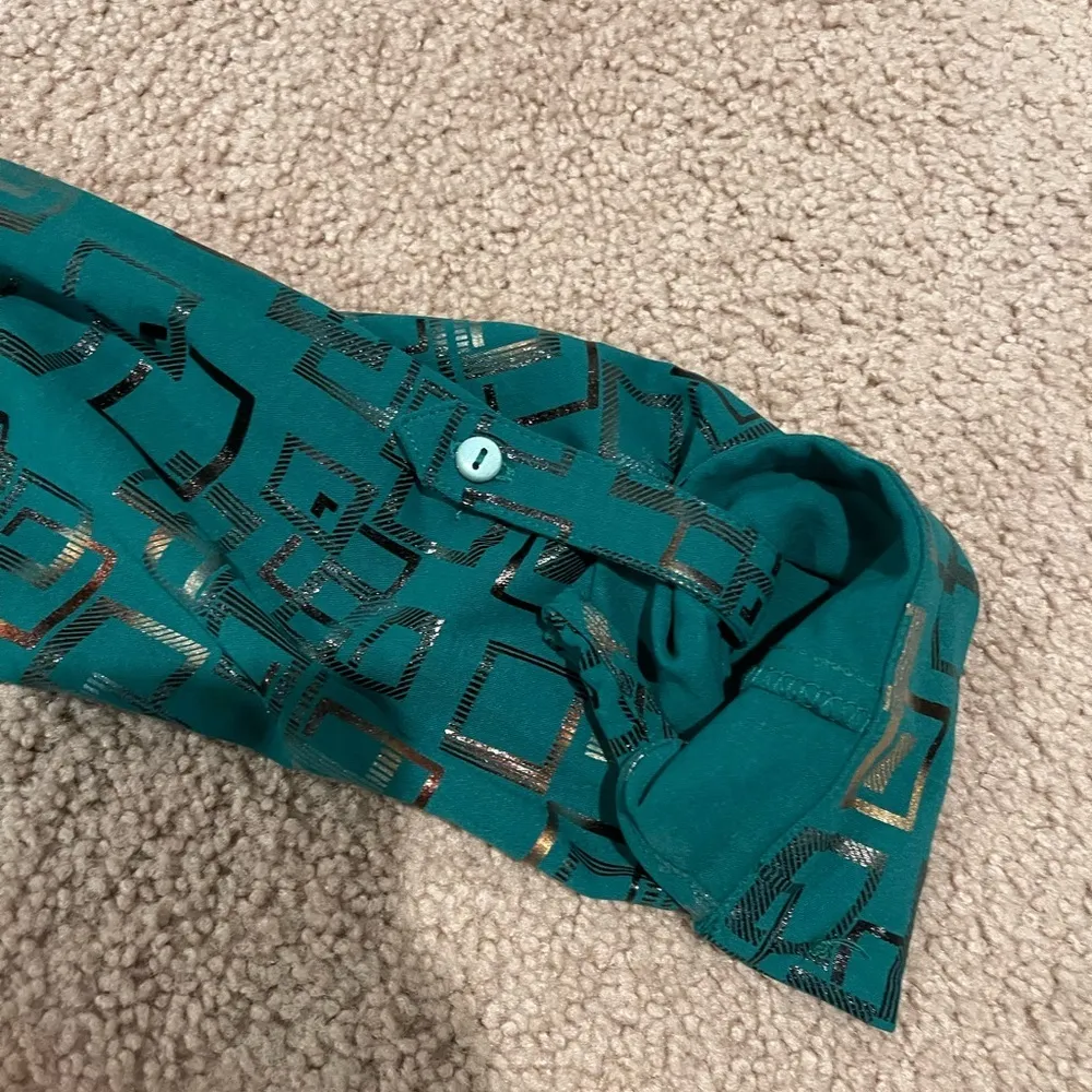 Women's NY COLLECTION Geometric Print button down long sleeve shirt - Image 9