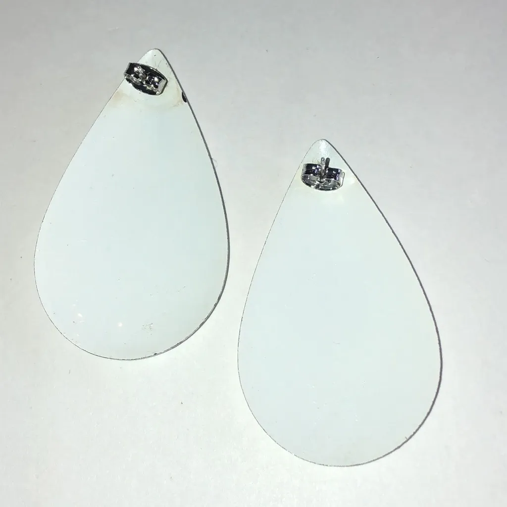 White and Black Retro Vintage Striped Boho Teardrop Earrings - Image 5