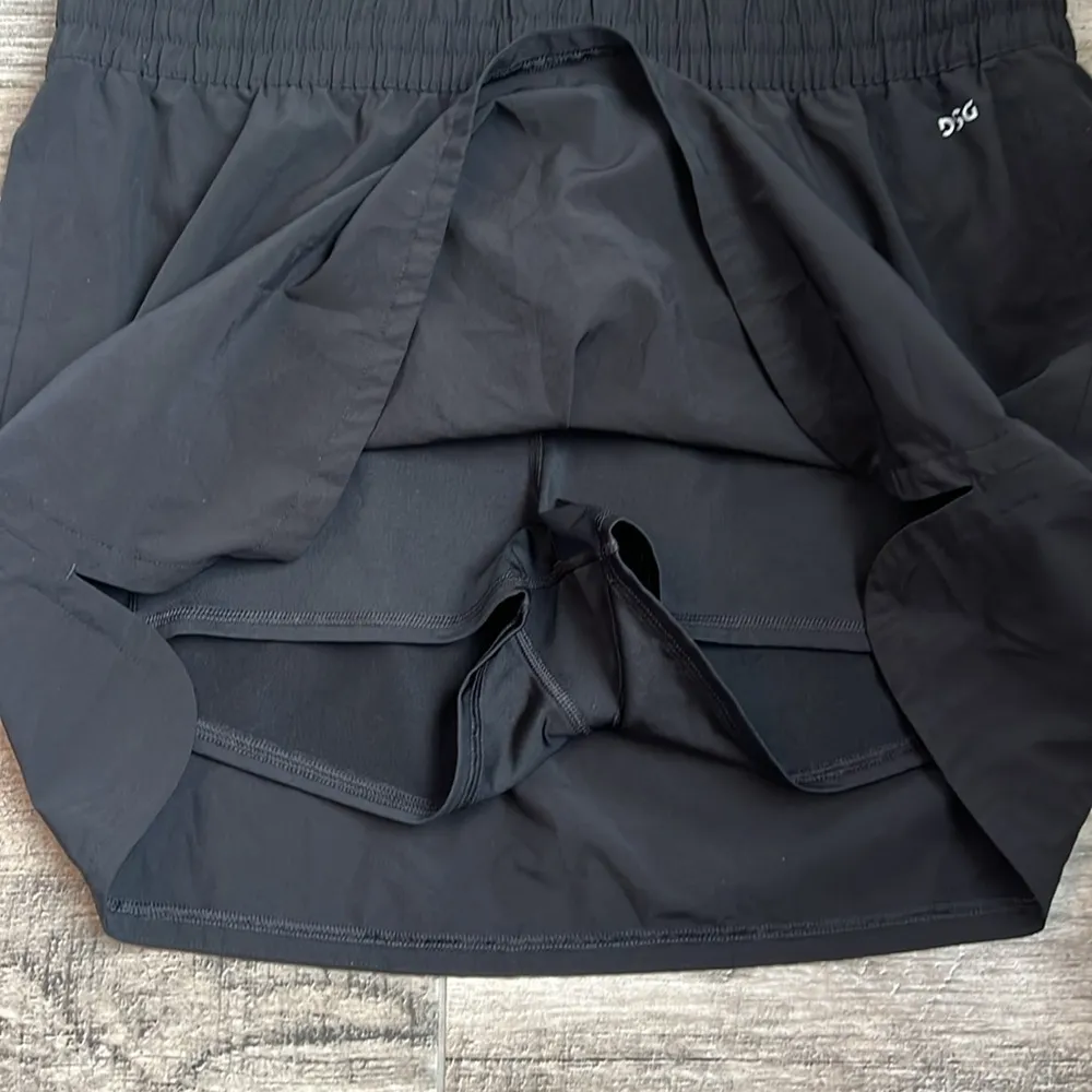 DSG Women's Stride Skort/ Skirt Black Mid - Image 5