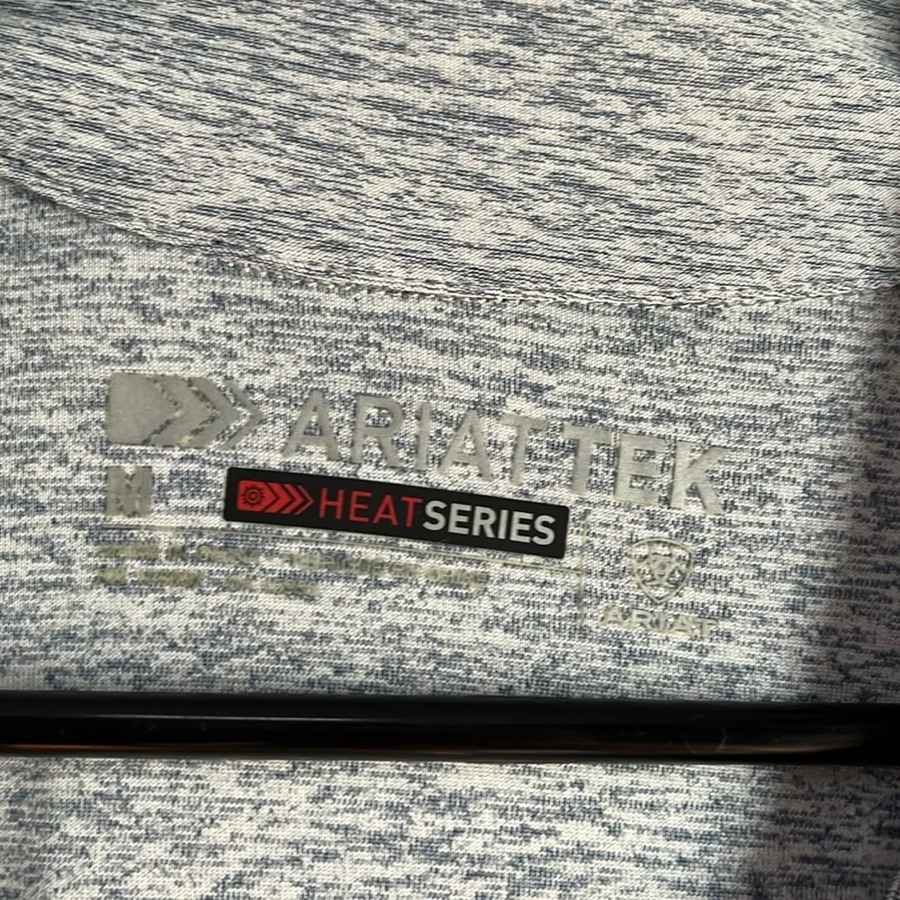 Tek long sleeve women’s heat series blue gray  ombré medium. GUC. - Image 2