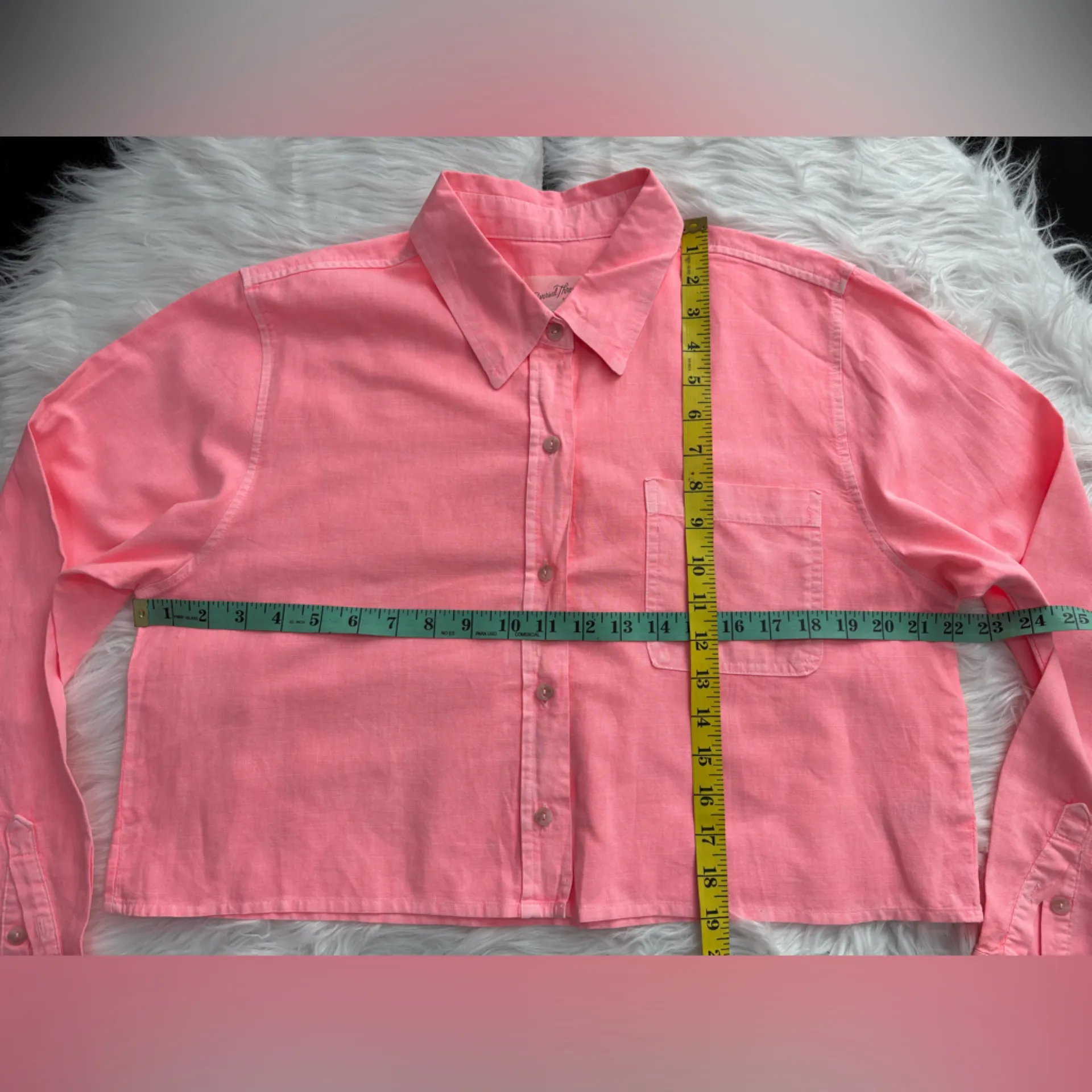 Universal Thread Coral Crop Pink Button-Up Shirt Size M - Image 3
