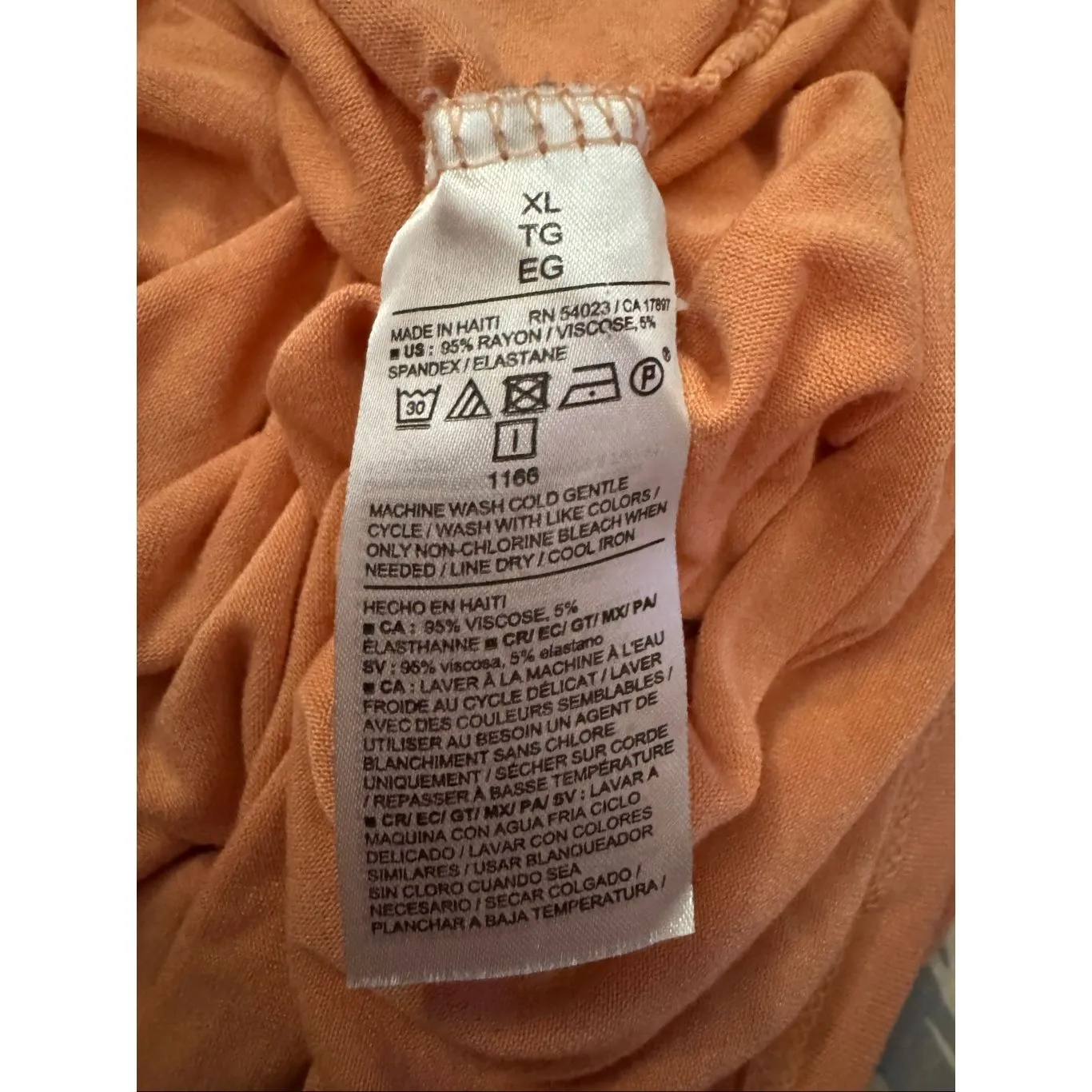 Old Navy Luxe V-Neck Tee Bundle Peach Short Sleeve Tops Women’s L & XL - Image 4