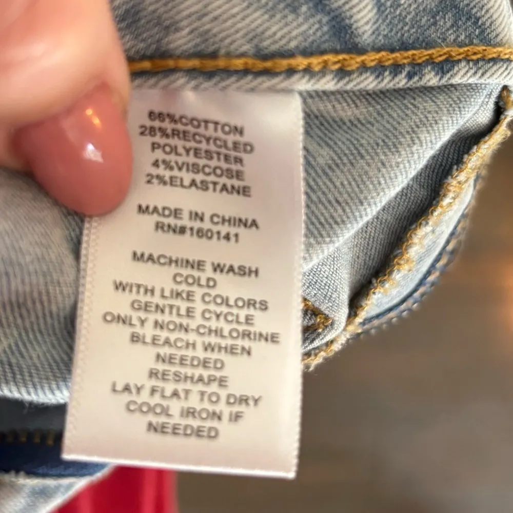 Frye wide leg crop denim jeans light wash size 28 stretch Laid Back Denim - Image 5