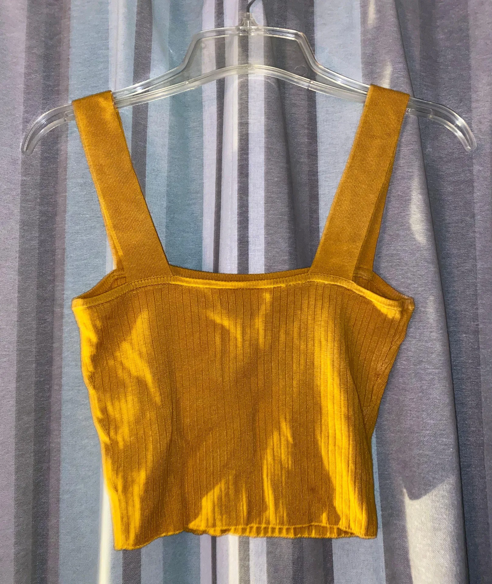 Tank Top / Crop Top - Image 3